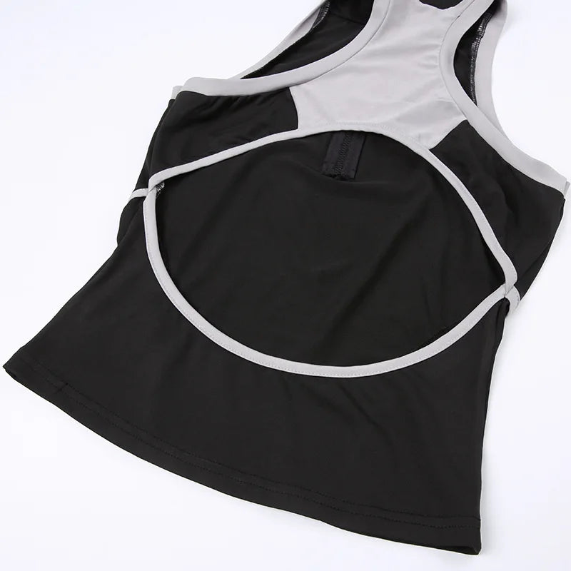 Sporty crop top med høy krage