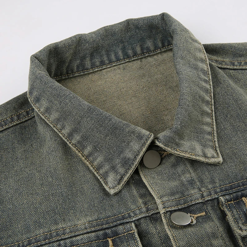 Kort denimjakke med store lommer