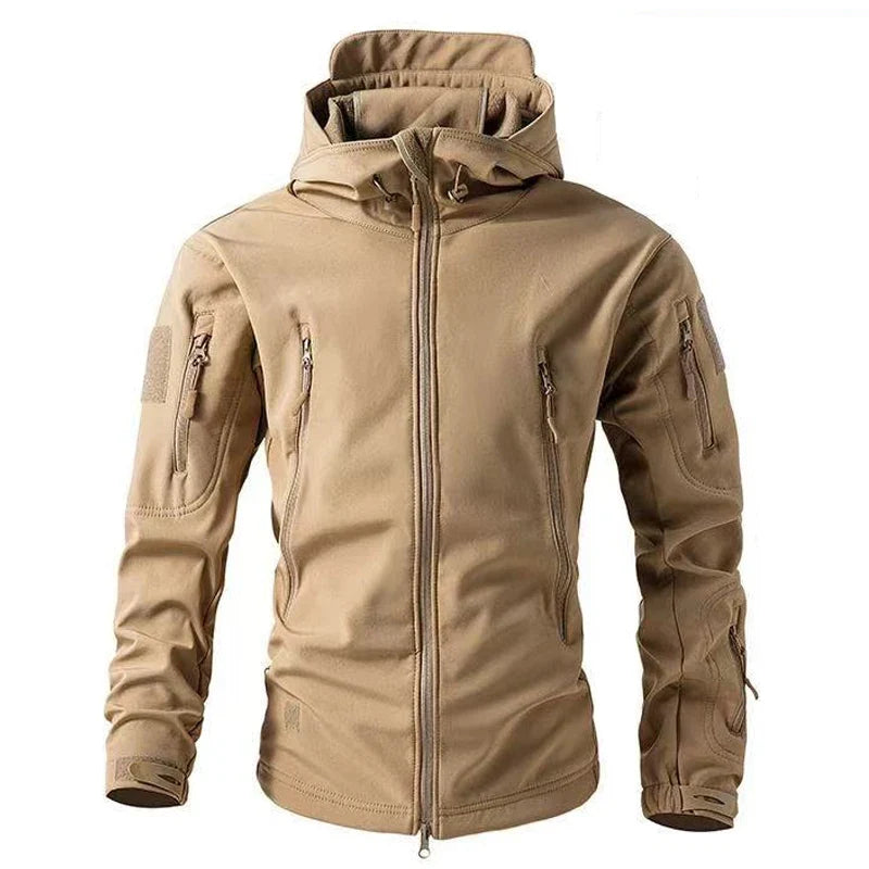 Vanntett Softshell Jakke for Menn – Varm og Vindtett Turjakke med Hette | Perfekt til Fiske, Jakt, Ski og Friluftsliv