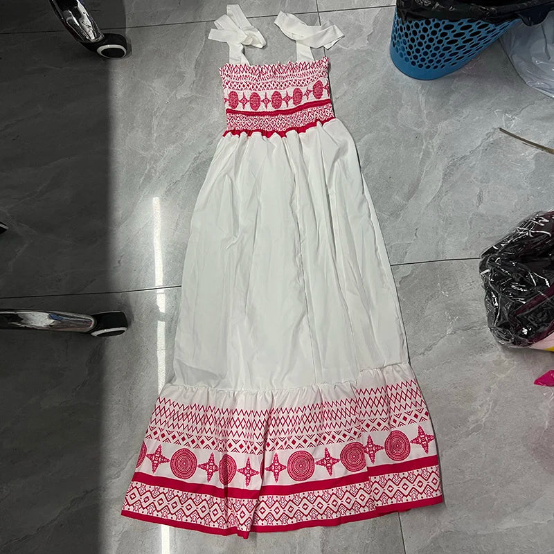 Bohemsk maxikjole med brodert nederkant