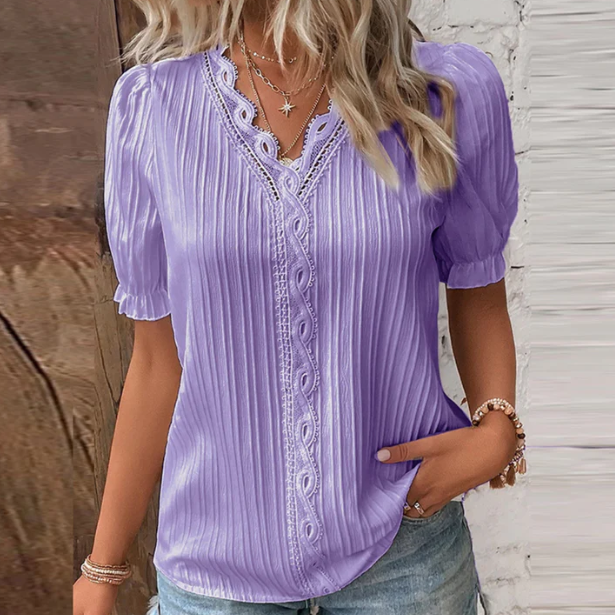 Plissert bluse med blondedetaljer
