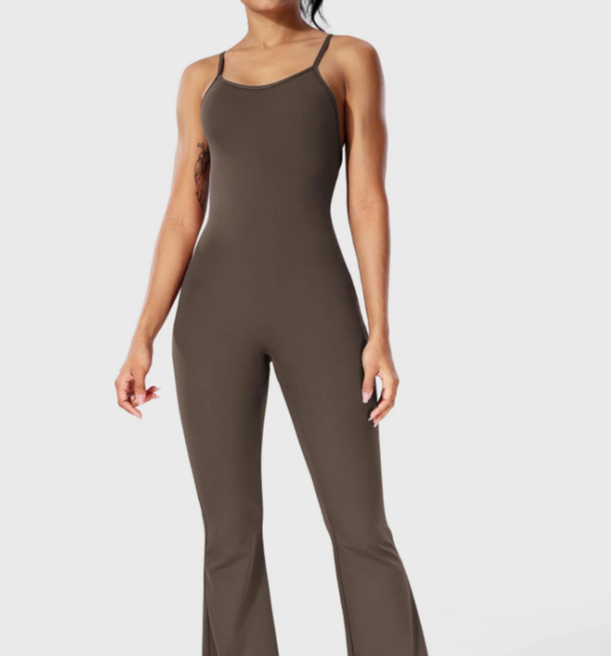 Bodycon rompers med lange flare-bukser, kryssende rygg og åpen rygg