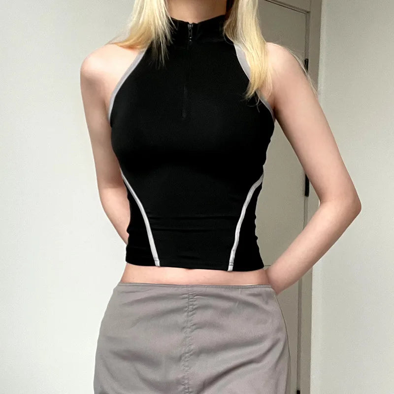 Sporty crop top med høy krage