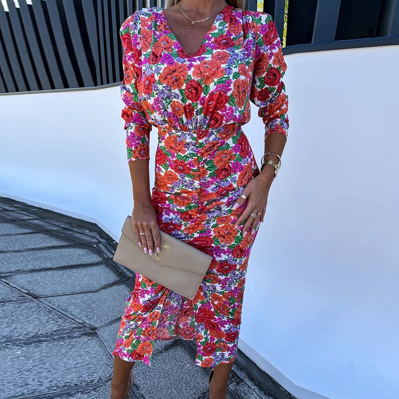 Midikjole med elektrisk bølgetrykk