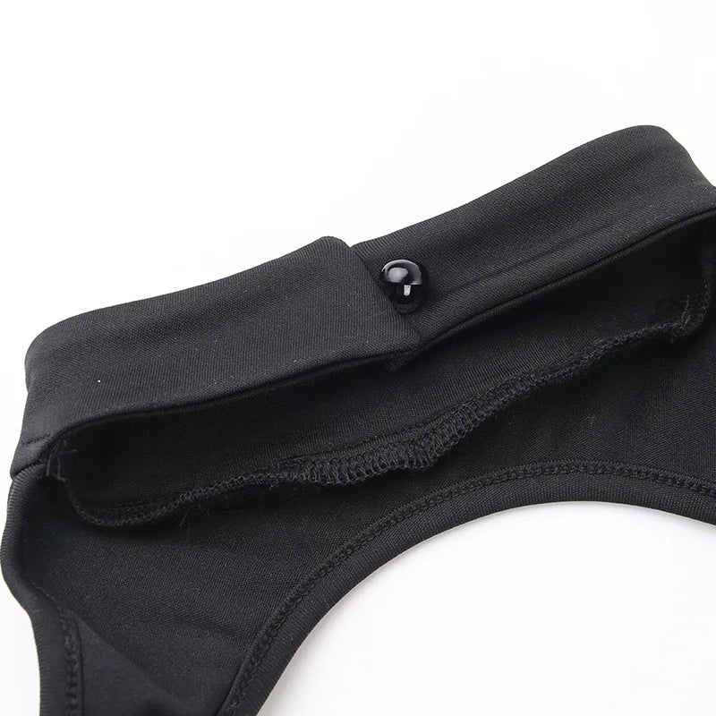 Elegant minikjole med halterneck og stropp