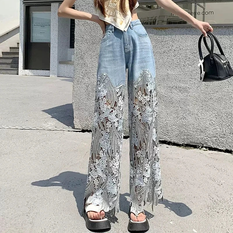 Jeansbukser med høy midje og blondedetaljer