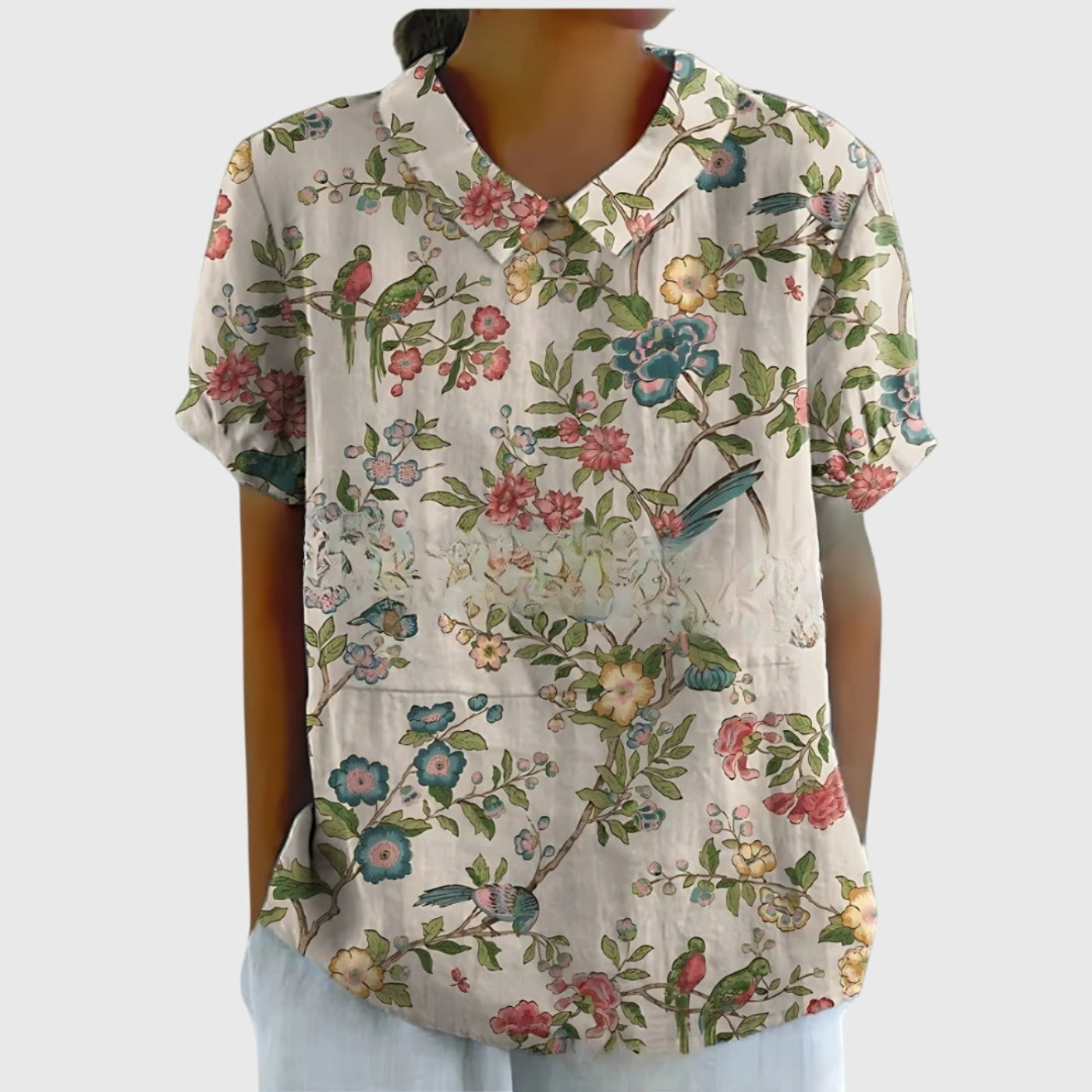 Thea | Kortermet bluse i lin med blomstermønster og krage