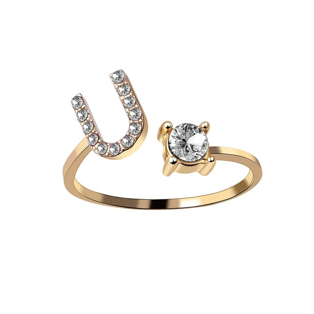 Personlig initialring med solitær diamant
