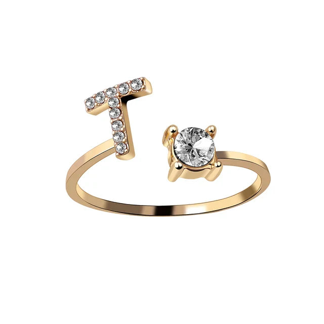 Personlig initialring med solitær diamant