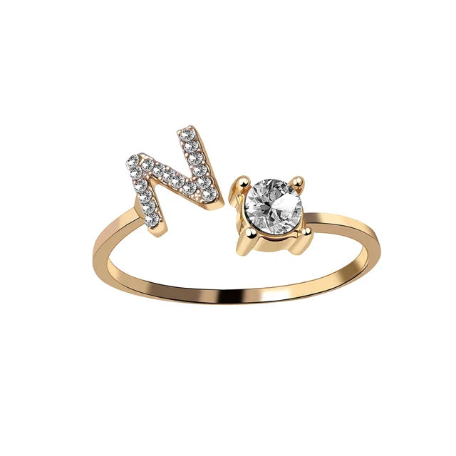 Personlig initialring med solitær diamant