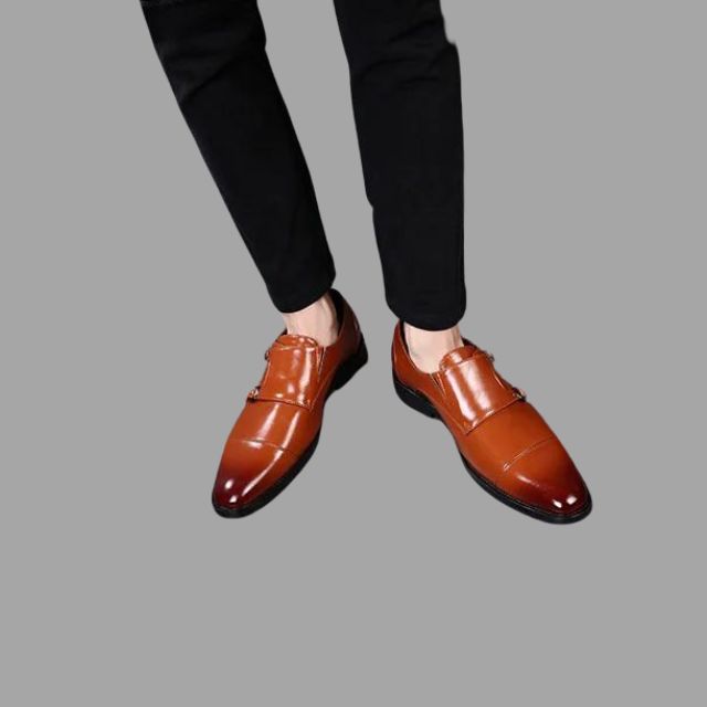 Elegante skinnsko med munkestropper