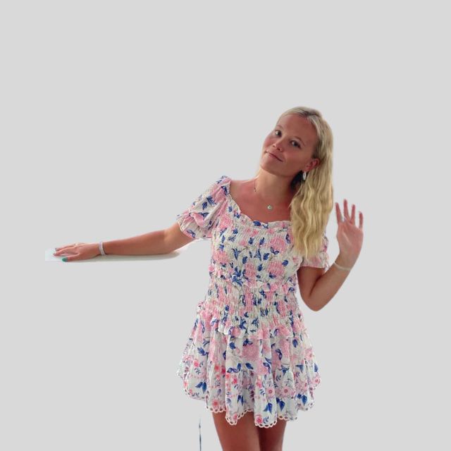 Blomstret kjole med puffermer