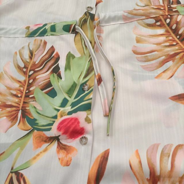 Giselle Boho skjortekjole med V-hals og blomstertrykk
