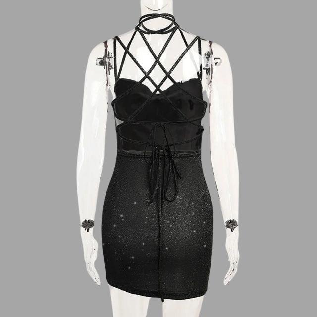Glitrende bodycon-kjole med spaghettistropper