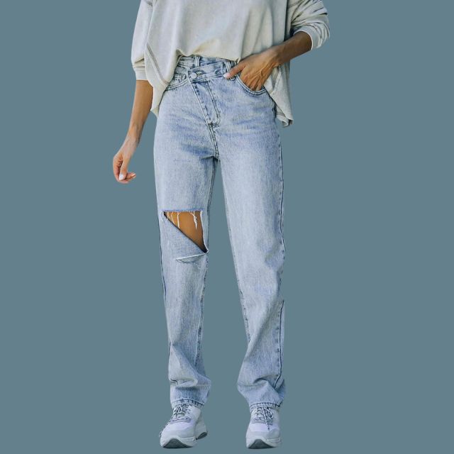 Jeans med høy midje og slitte detaljer