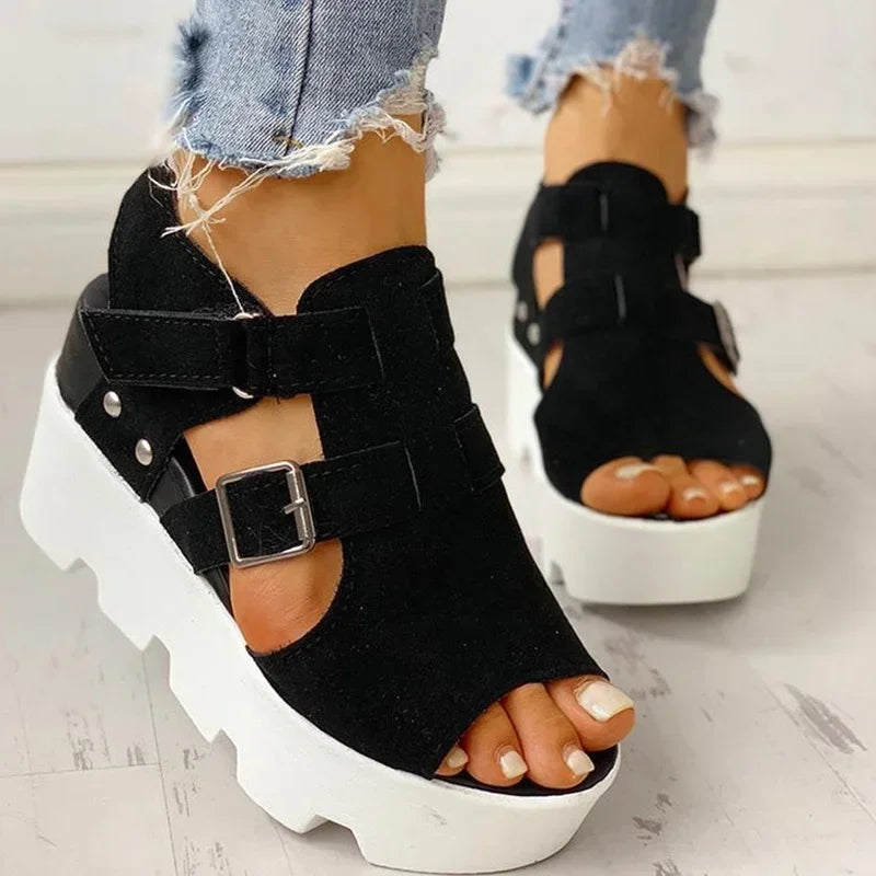 Sandaler med åpen plattform