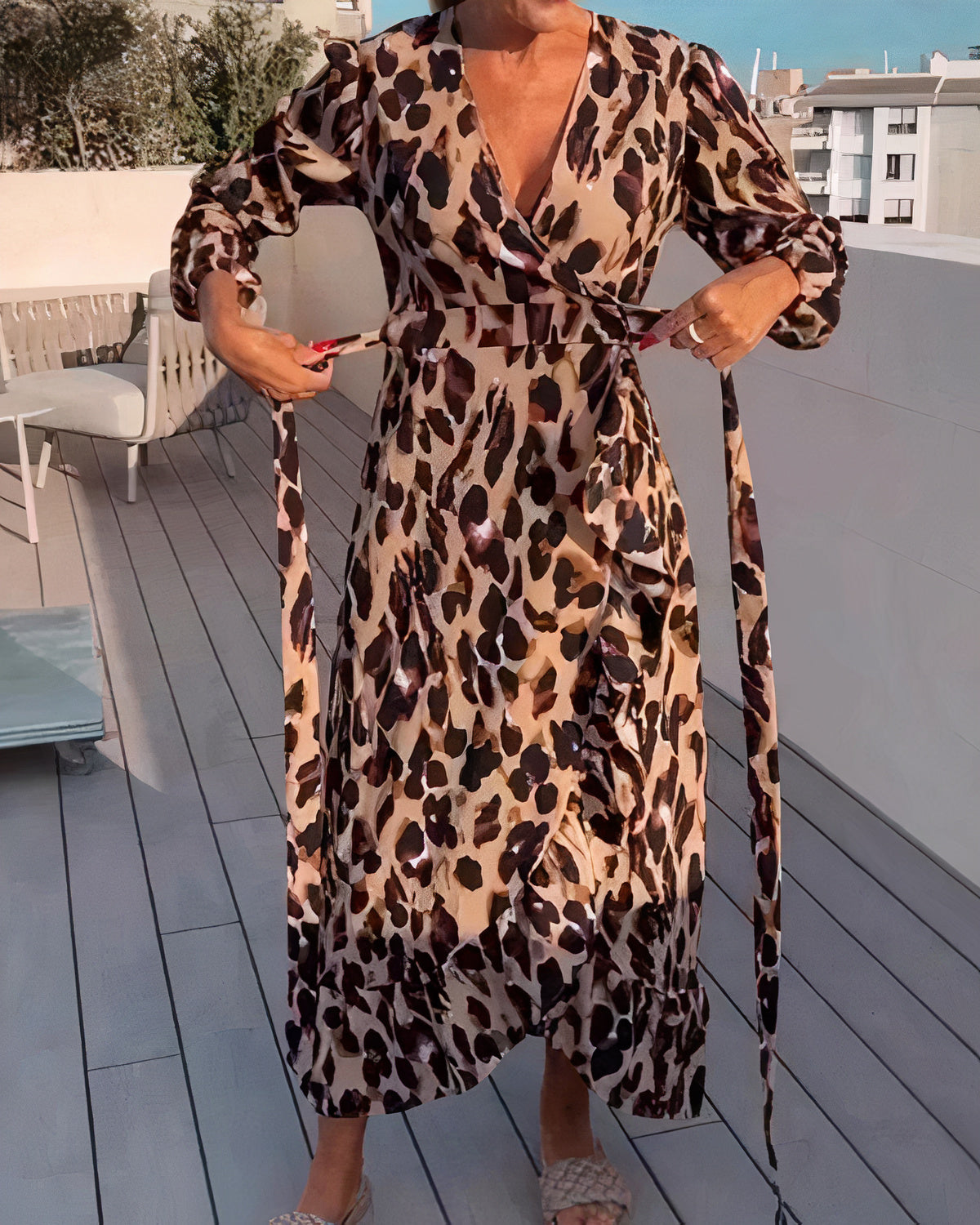 Leopardmønstret kjole