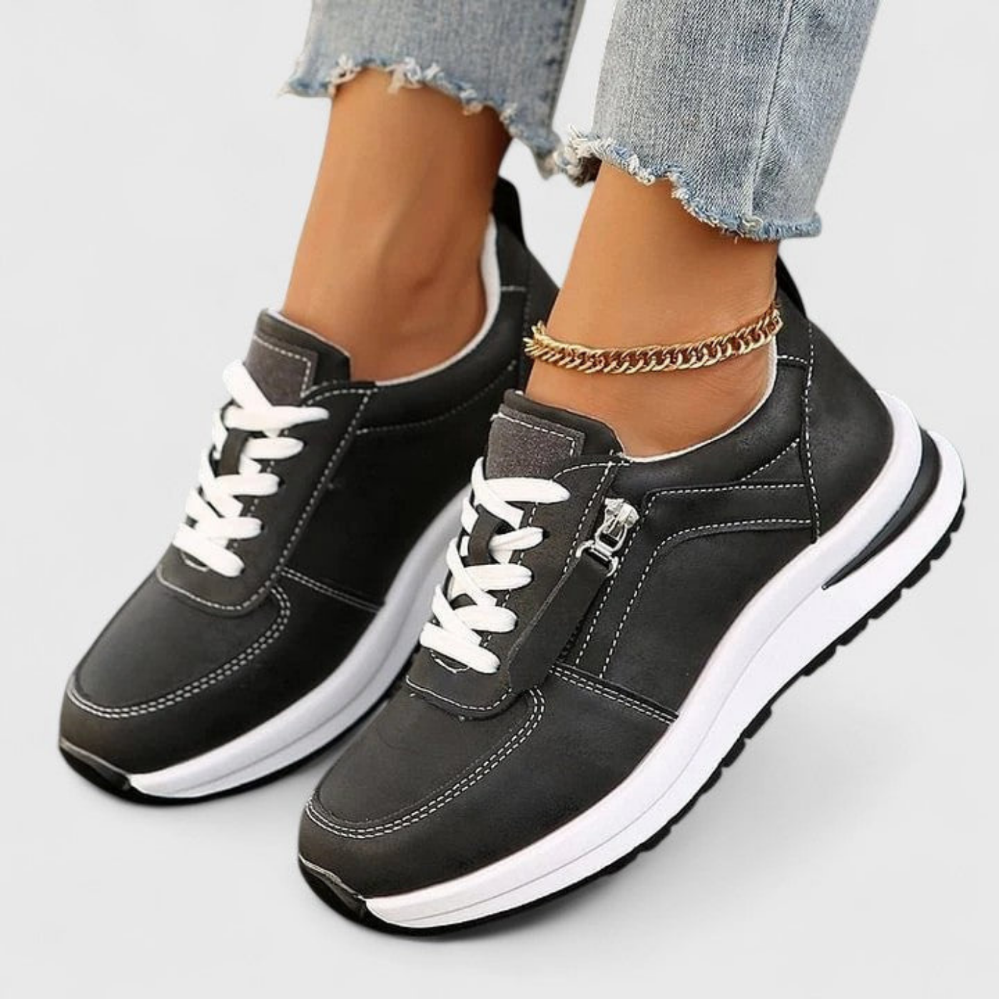 Ziva | Sneakers i metallisk glitterskinn med glidelås på siden og snøring