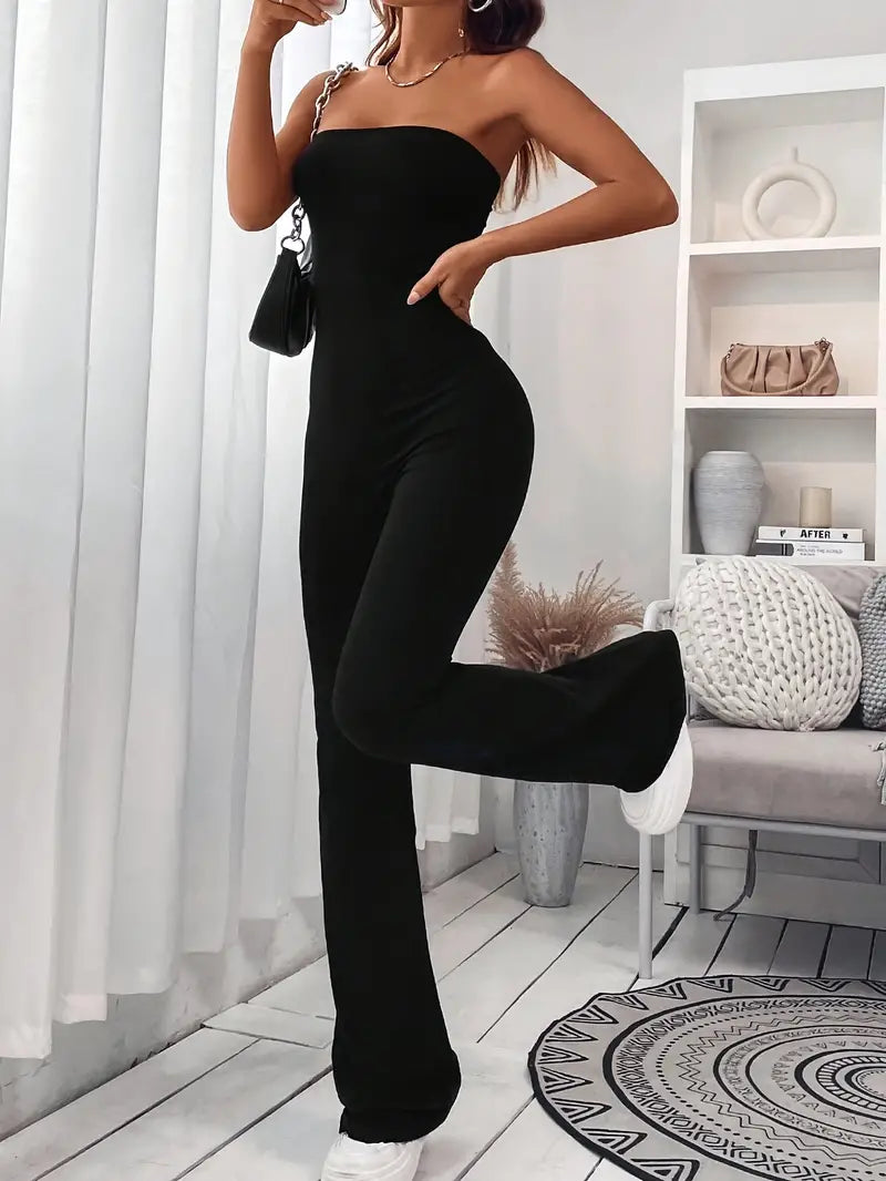 Robust jumpsuit med vide ben og utsvungne ben