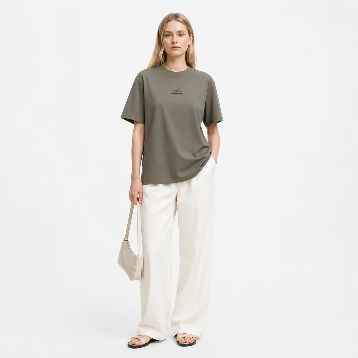 Bomulls T-skjorte til Dame – Løs Passform med Drop Shoulder & Diskré Print – Lyseblå