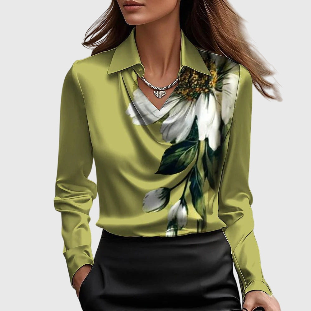 Marlowe | Elegant bluse i sateng med vannfallshals og krage