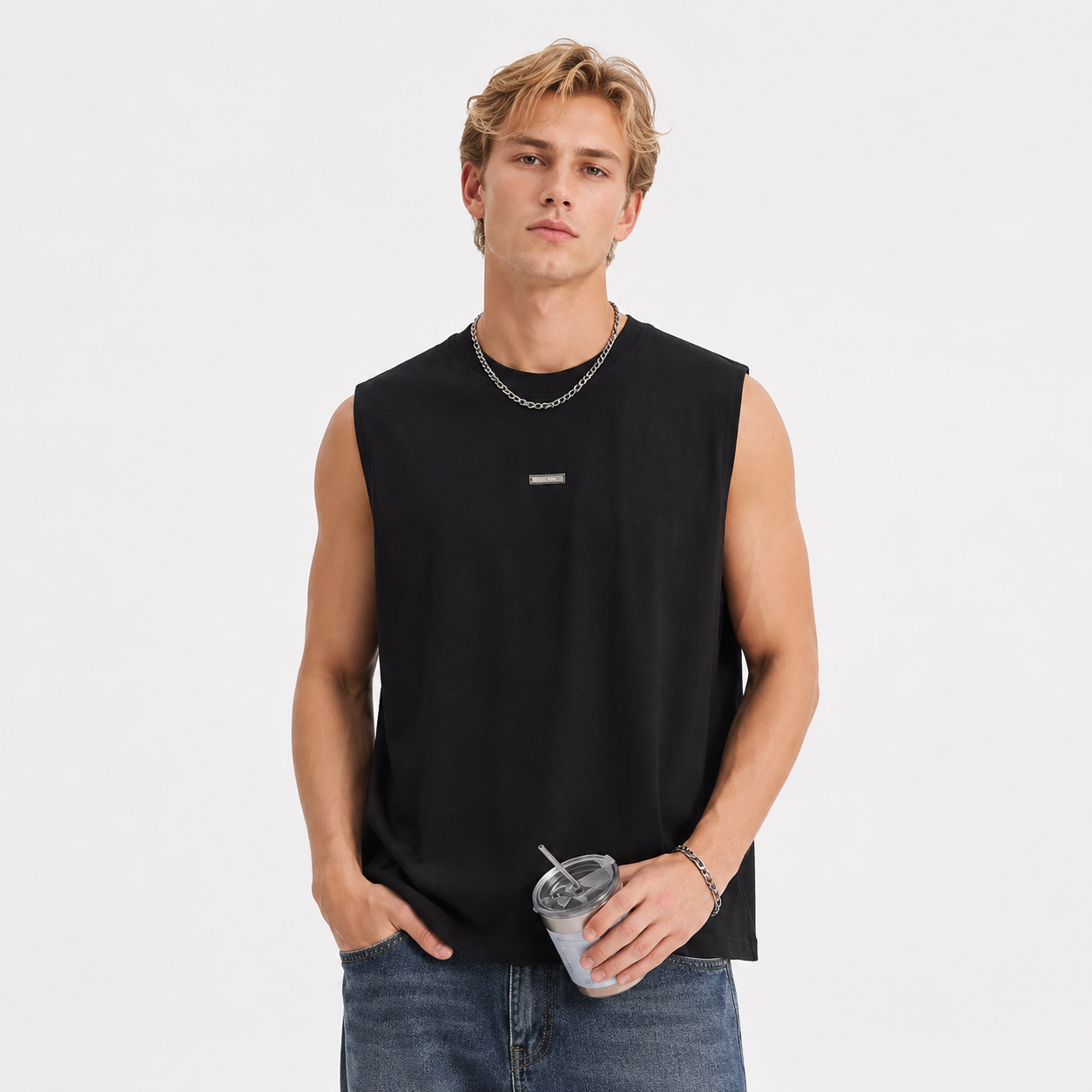 Ermeløs Topp til Herre – Lett og Pustende Singlet med Minimalistisk Design