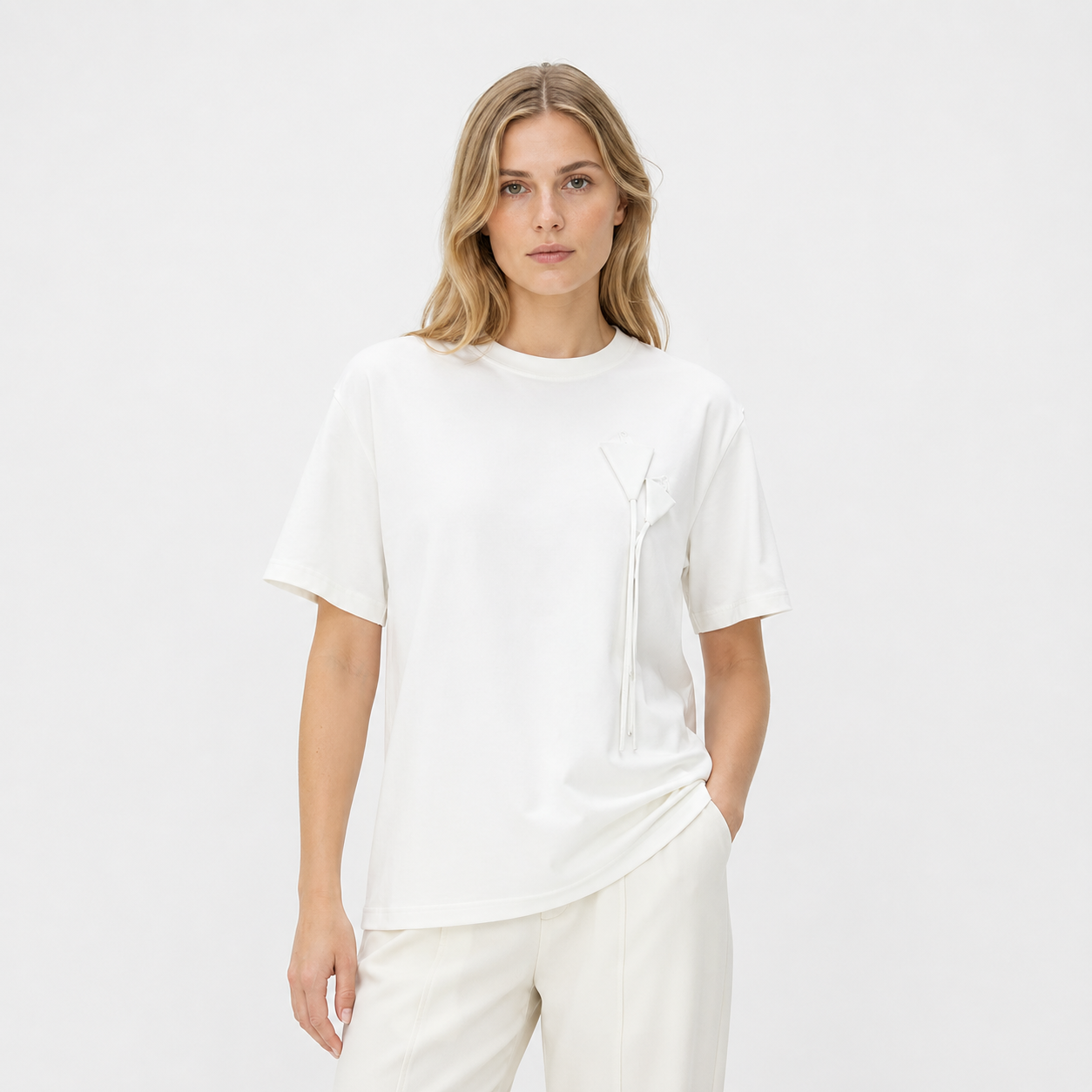 Bomulls T-skjorte til Dame – Kjølende & 3D Blomsterdesign – Beige