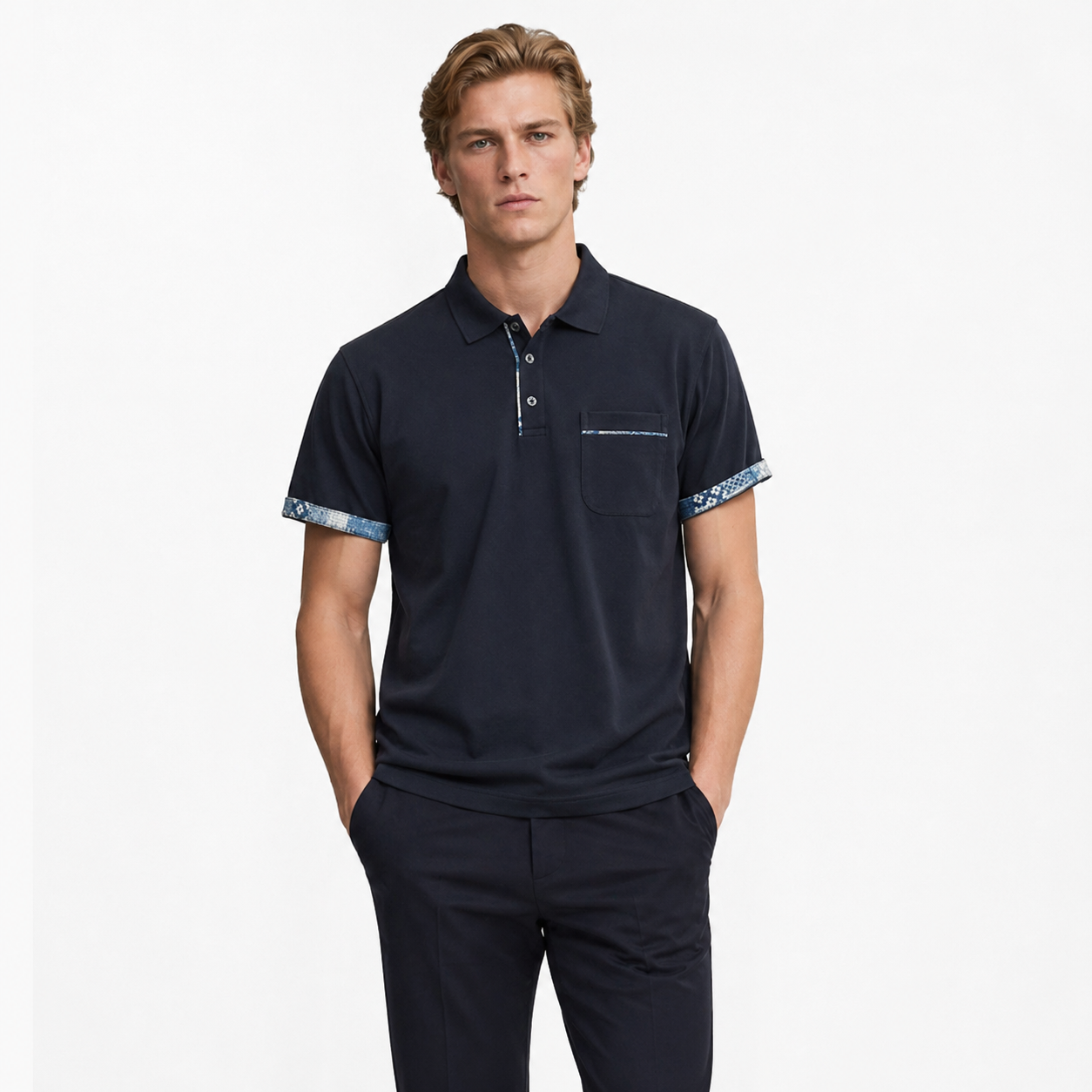 Marineblå T-skjorte til Herre – Turn-up Ermer & Casual Stil – Marine