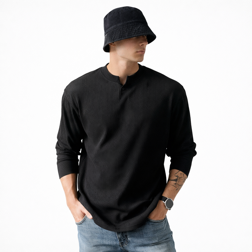 Langermet V-hals T-skjorte til Herre – Oversized med Vertikale Striper (Plus Size) – Svart