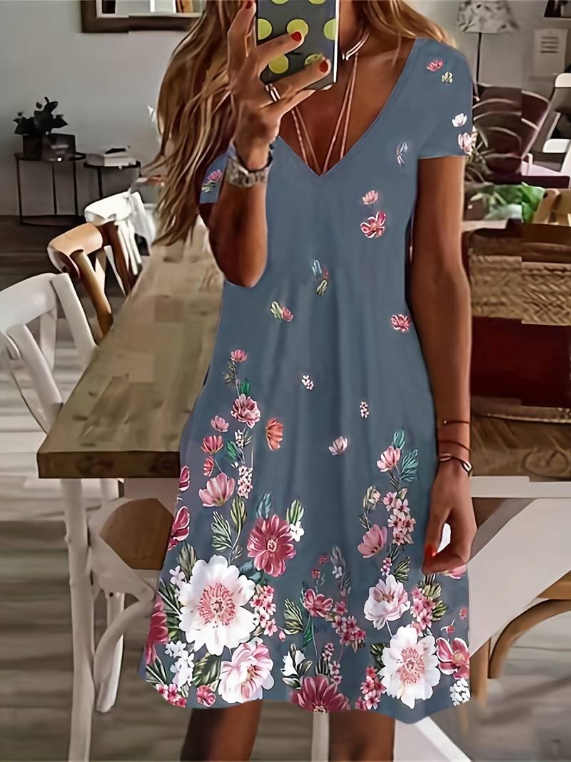Kortermet kjole med blomstertrykk
