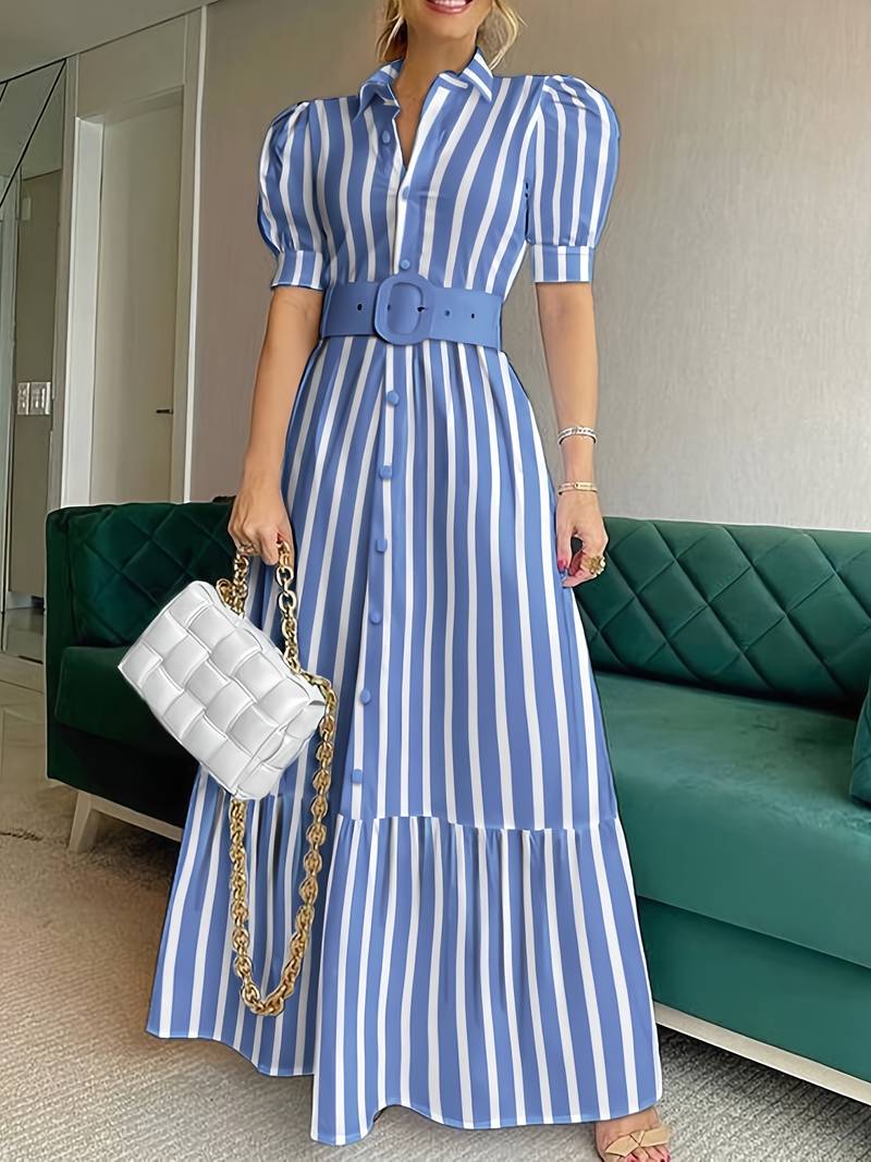 Elegant stripete lang kjole med knappestolpe