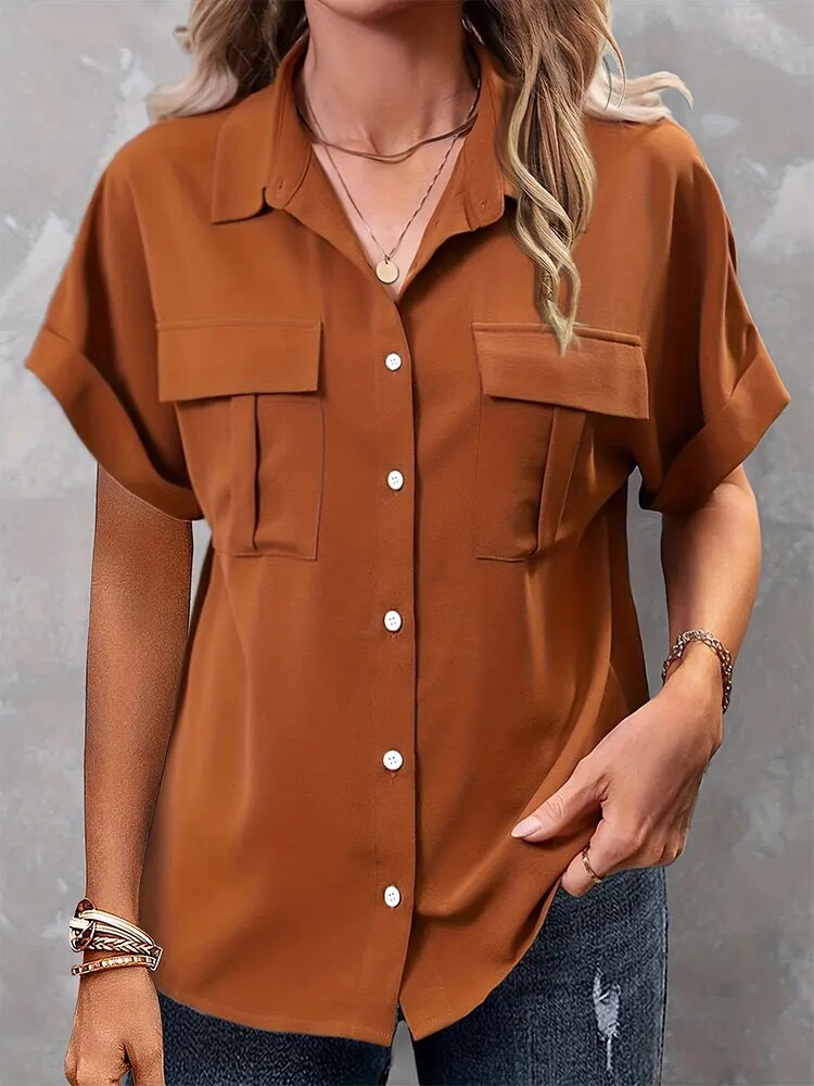 Plus size bluse med brettede ermer og brystlomme for kvinner