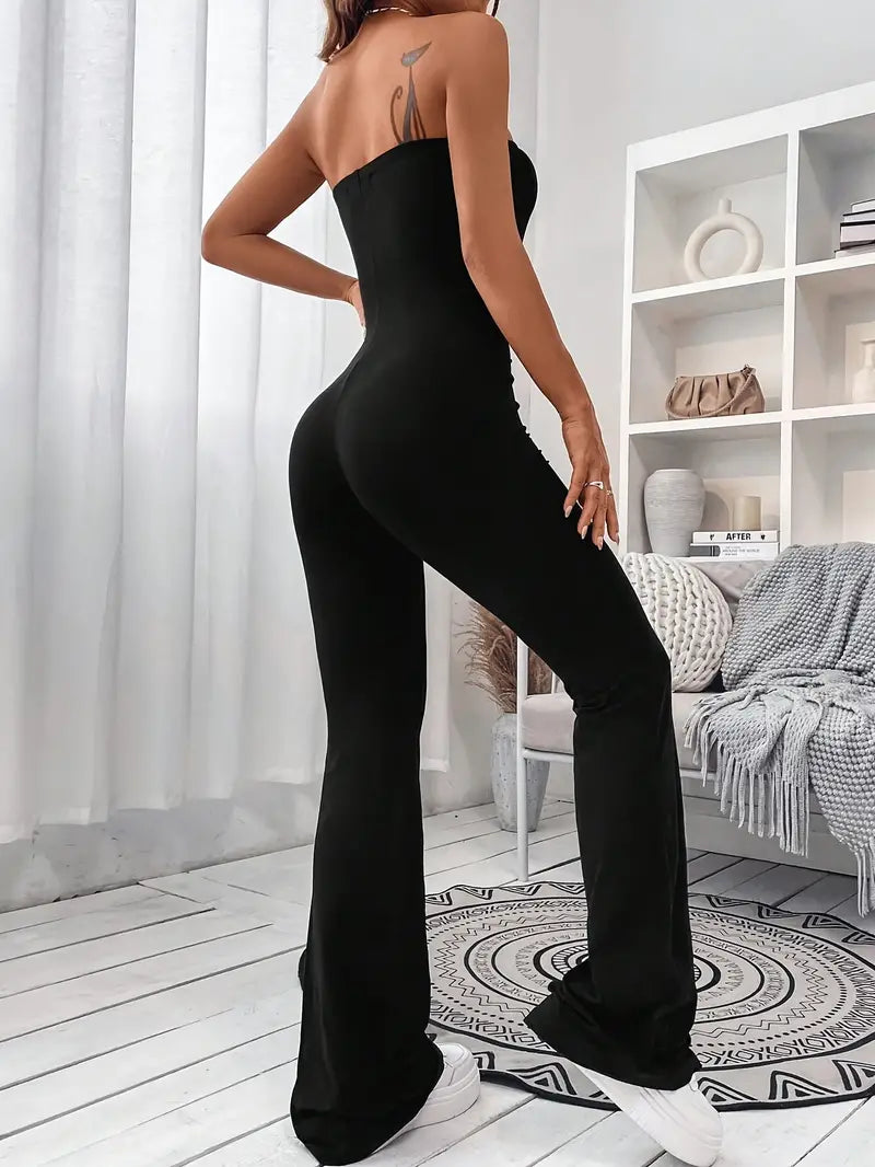Robust jumpsuit med vide ben og utsvungne ben