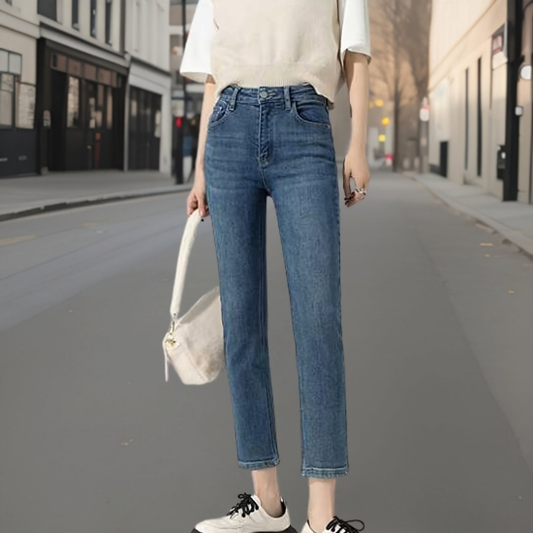 Amira | Trendige denimbukser med utringning