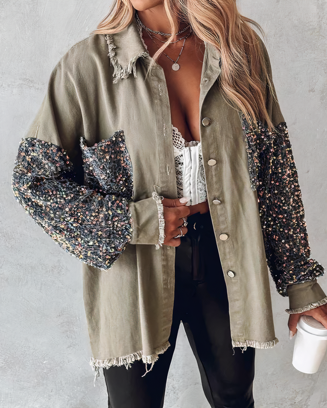 ASTRID - Button down-skjorte med rå kant forneden