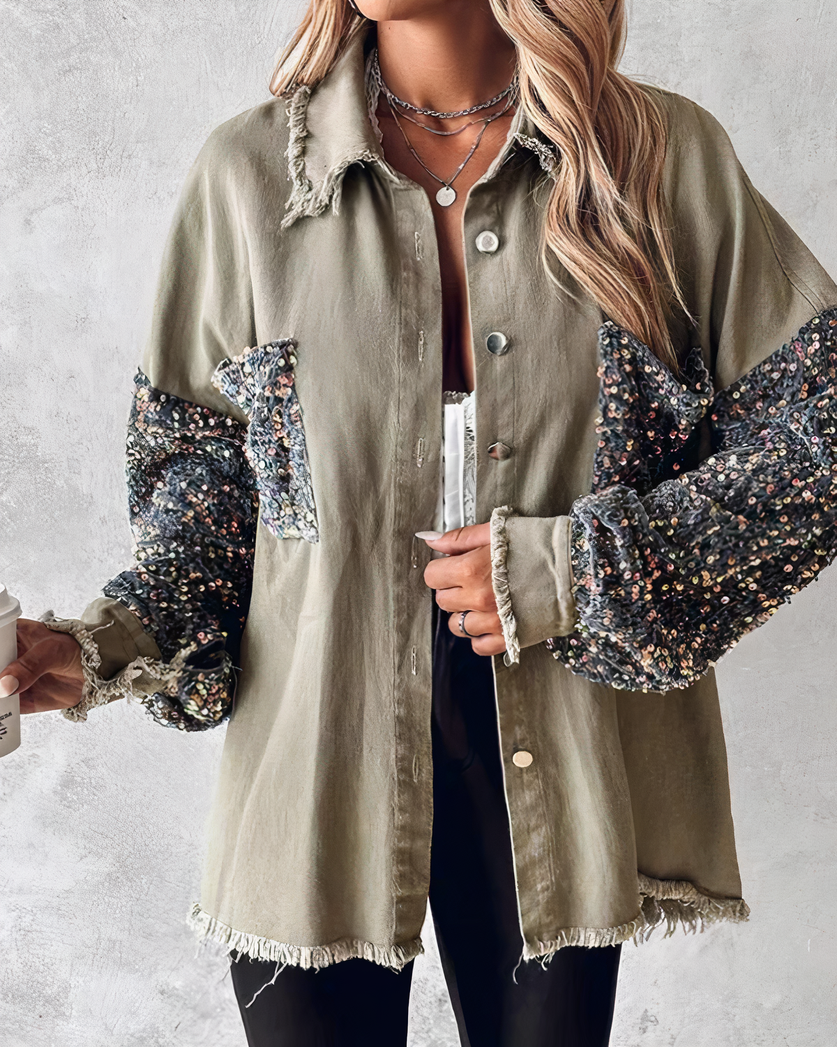 ASTRID - Button down-skjorte med rå kant forneden