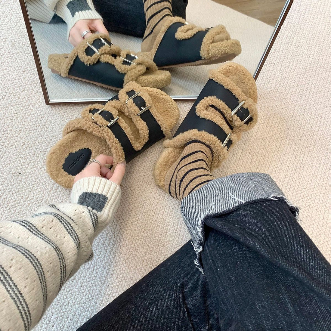 Fuzzy sandaler