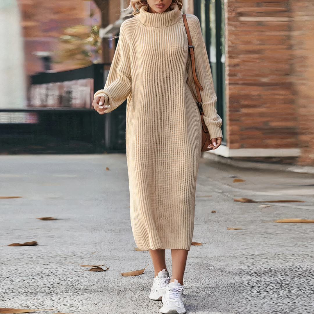 Elegant strikket kjole med lange ermer