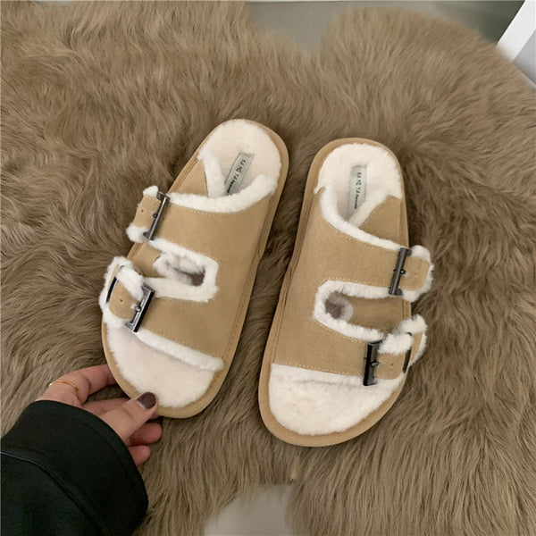 Fuzzy sandaler