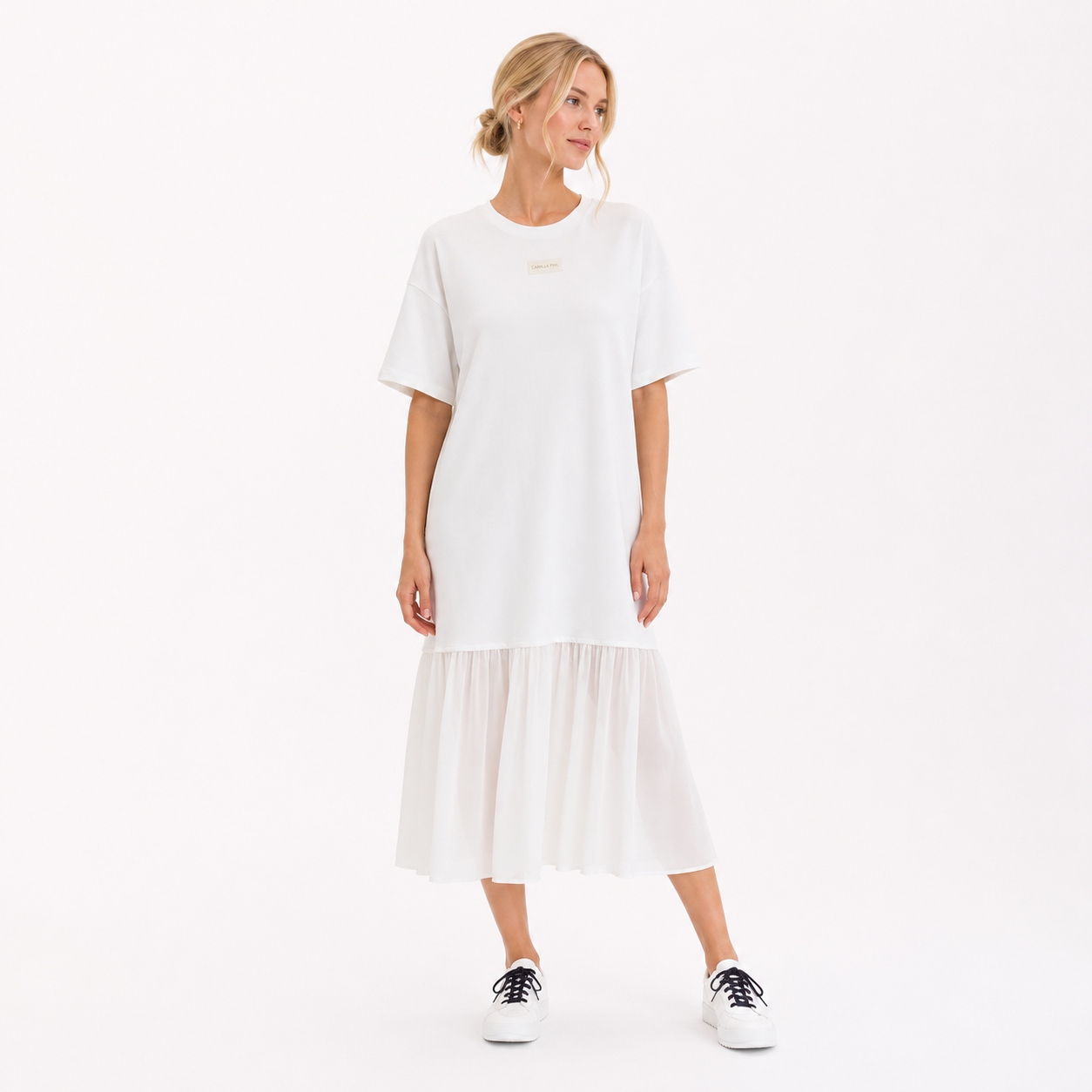 Midi Kjole til Dame – Løs Kjole med Rund Hals og Chiffondetaljer – Beige