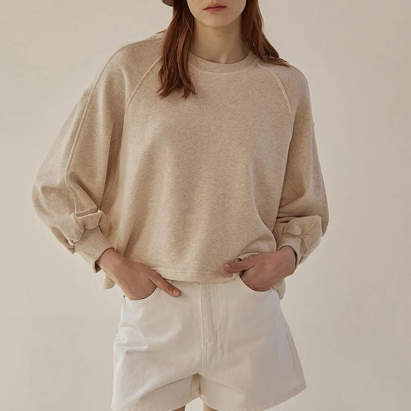 Klassisk sweatshirt med rund hals og ballongermer
