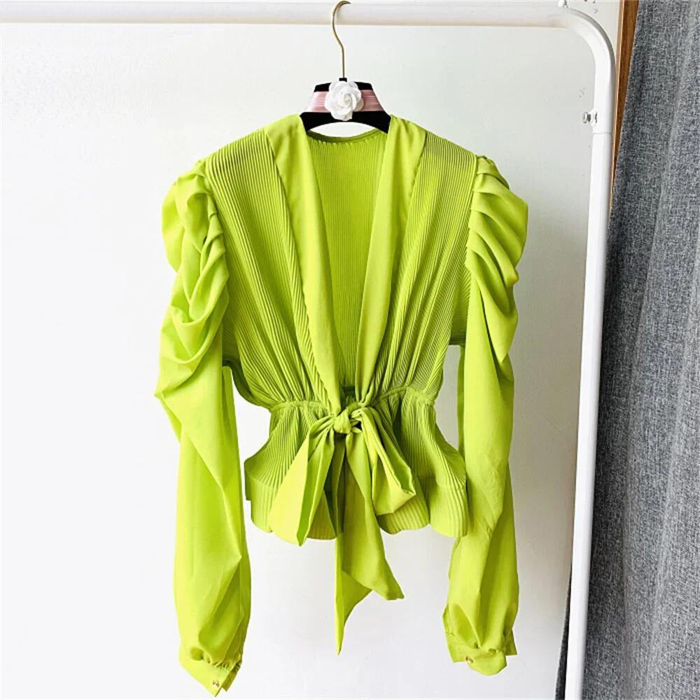 Hvit lang bluse med V-hals