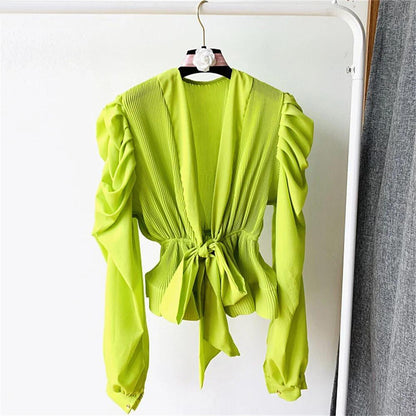 Hvit lang bluse med V-hals