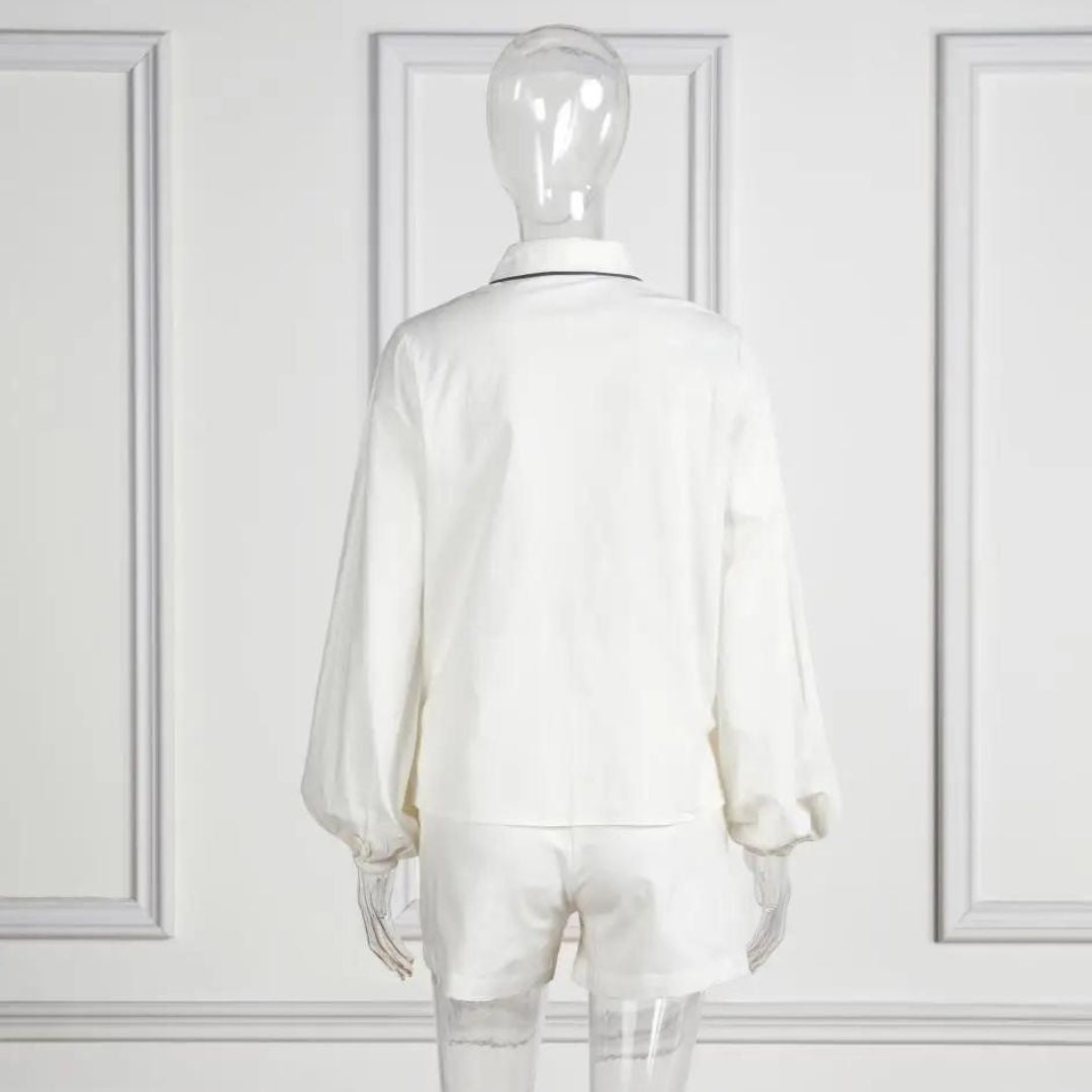 Elegant sett med skjortebluse og shorts