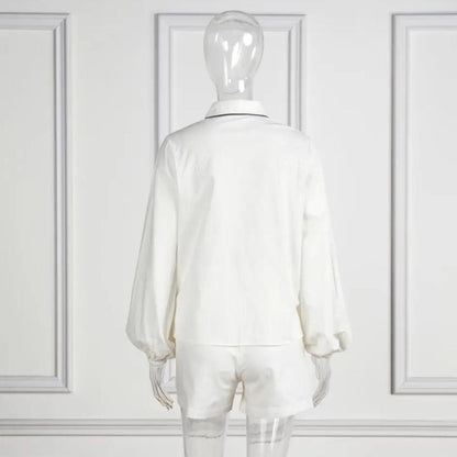 Elegant sett med skjortebluse og shorts