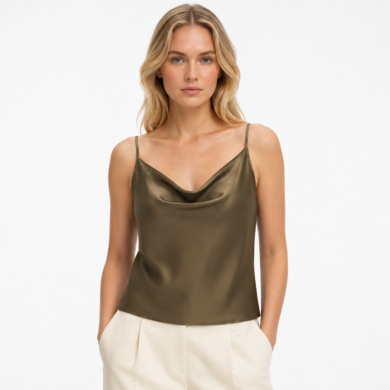 Hvit Satin Camitopp til Dame – Silkemyk Sommer Singlet med Stropper