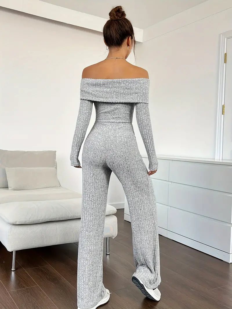 Ribbestrikket jumpsuit uten skuldre