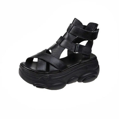 Fasjonable criscross-sandaler