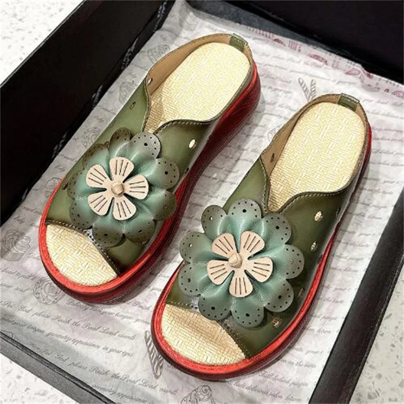 Sandaler med blomstermønster og kilehæl