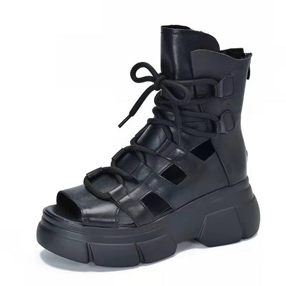 Sandaler med kilehæl og ankelrem
